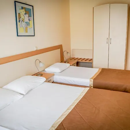 Park & Aqua Park 3* Αλμπένα