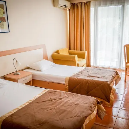 Park & Aqua Park 3* Αλμπένα